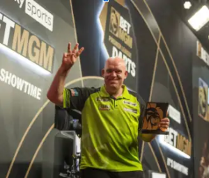 Van Gerwen victorious